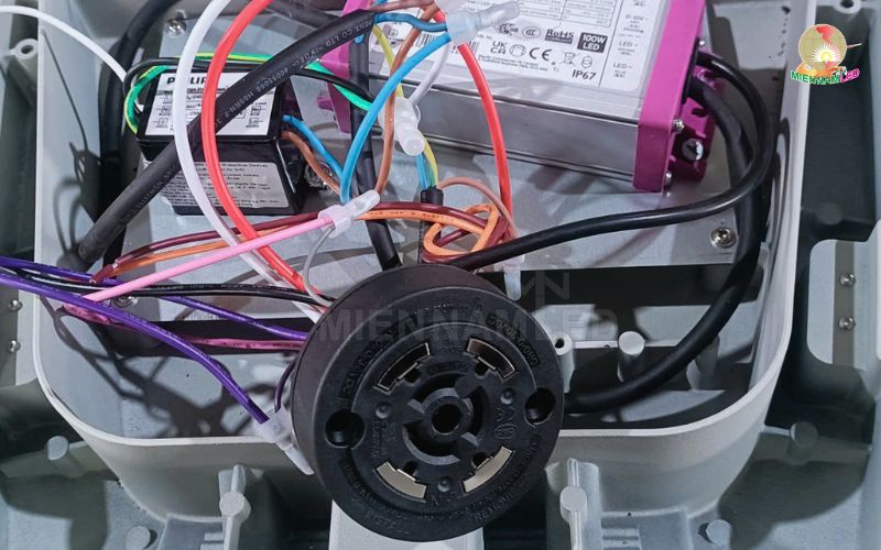 Lắp đặt bộ điều khiển NEMA