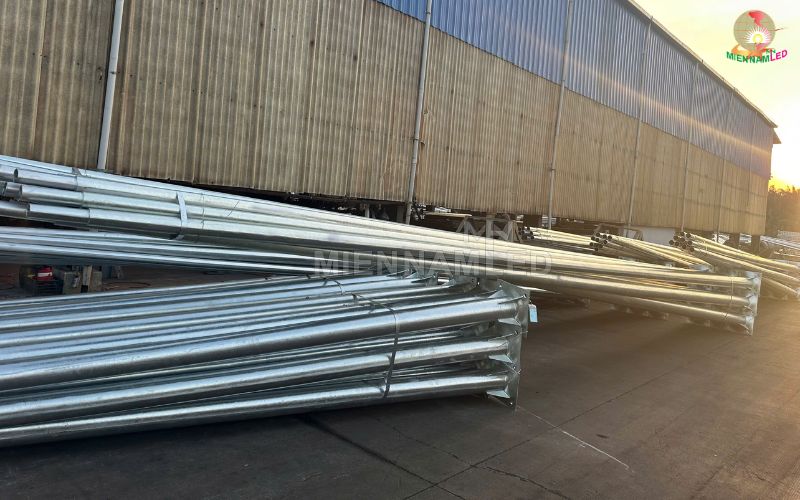 cột đèn cao áp 9m