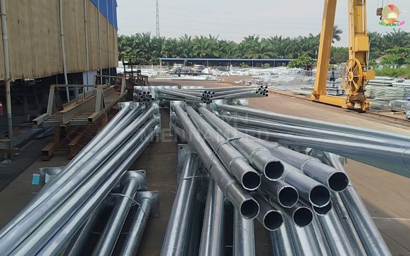 cột đèn cao áp 8m