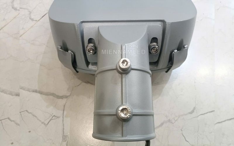 Cơ cấu điều chỉnh góc chiếu sáng