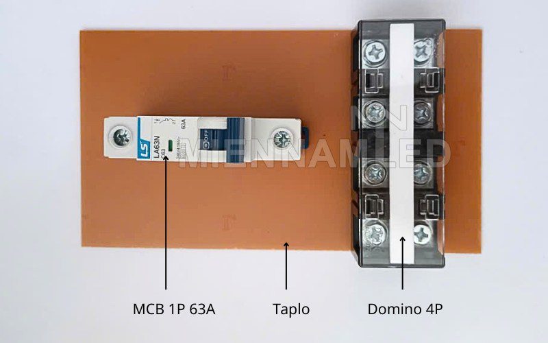 Bảng điện cửa cột MCB 1P + domino 4P