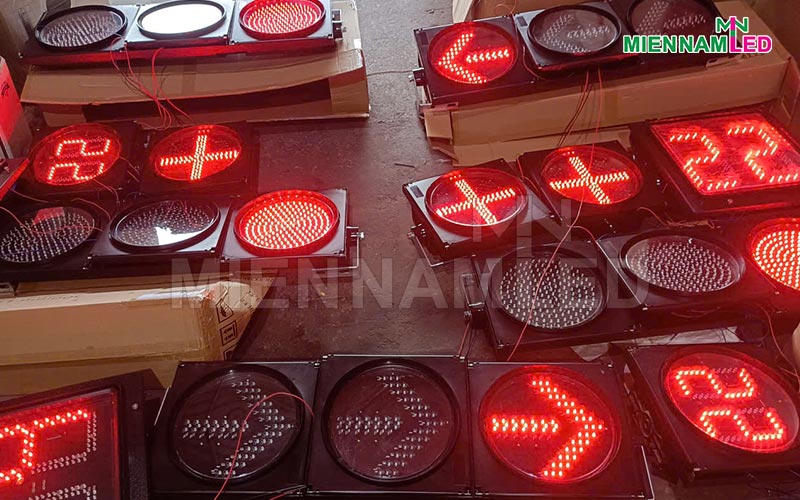 đèn tín hiệu giao thông mũi tên