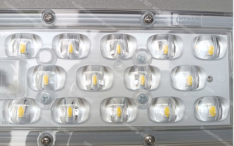 đèn năng lượng mặt trời liền thể 80W