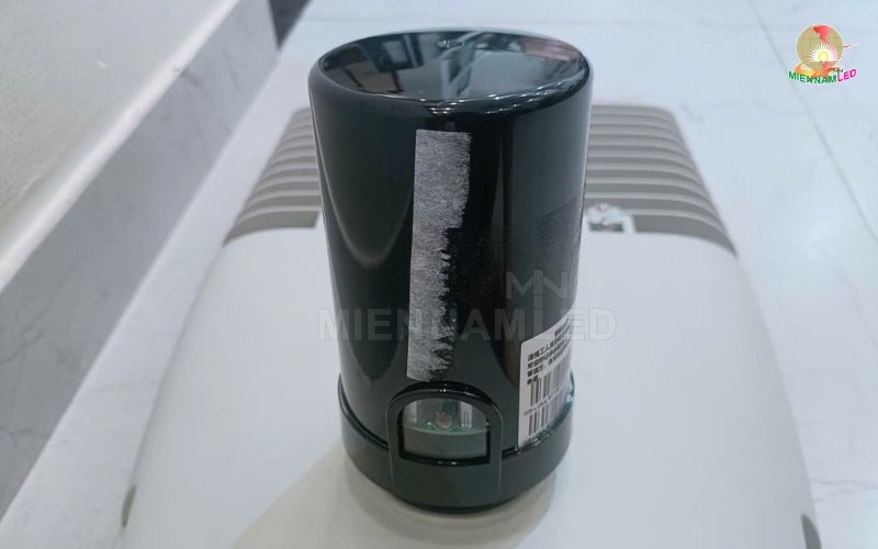 Bộ điều khiển NEMA được lắp đặt trên bộ đèn đường led