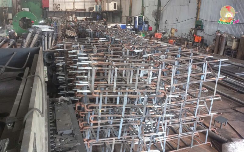 khung móng cột đèn chiếu sáng đường phố