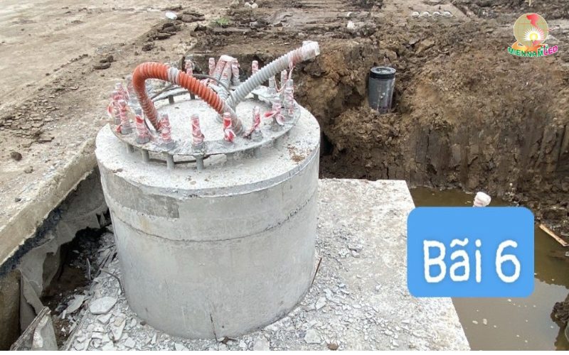 móng trụ đèn đúc sẵn