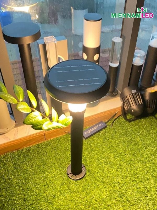 đèn sân vườn năng lượng mặt trời (4) đèn sân vườn năng lượng mặt trời TCS03