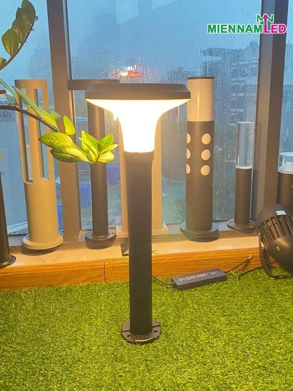 đèn sân vườn năng lượng mặt trời đèn sân vườn năng lượng mặt trời TCS03