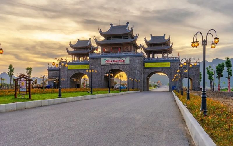 trụ đèn sân vườn