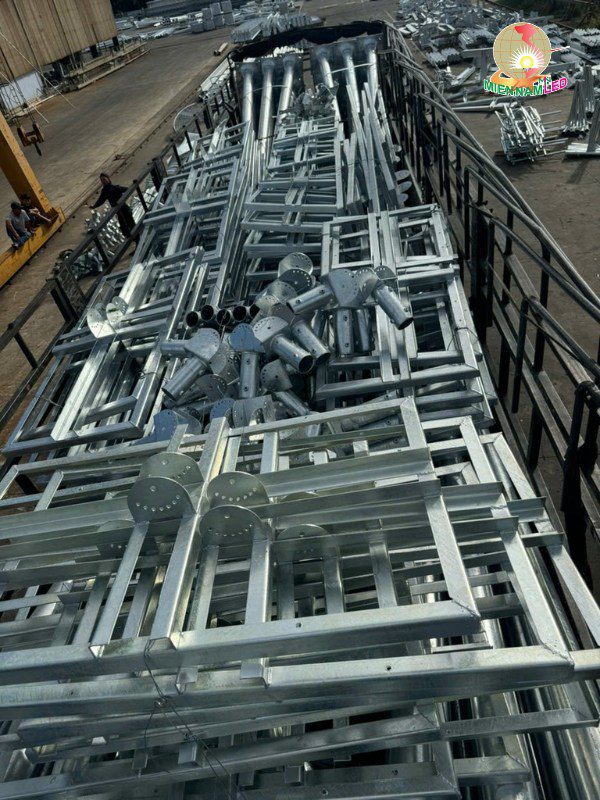 Khung giá đỡ tấm pin đèn năng lượng mặt trời