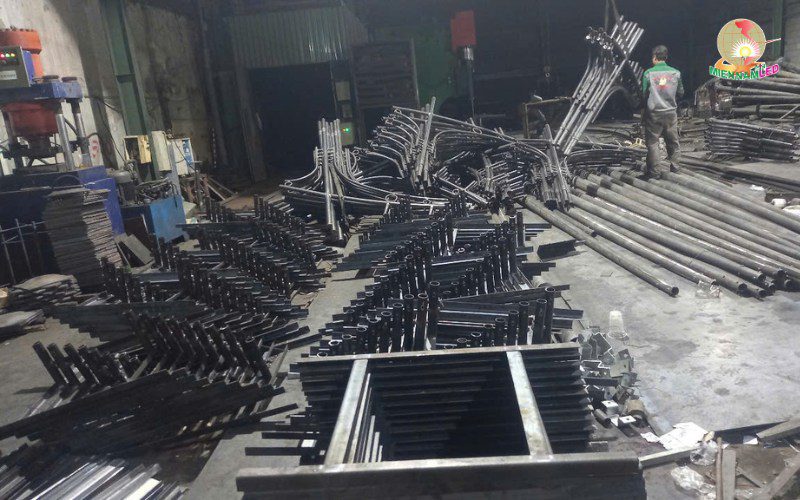 khung giá đỡ tấm pin năng lượng mặt trời