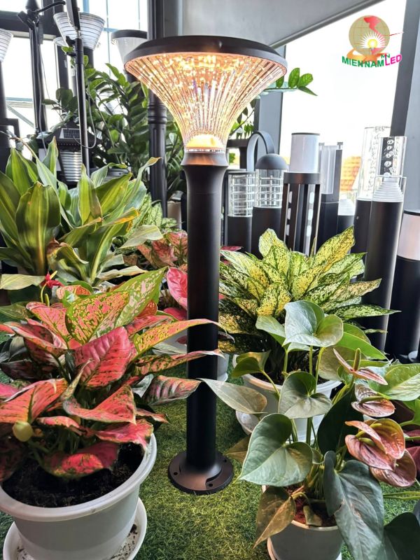 đèn lối đi sân vườn năng lượng mặt trời